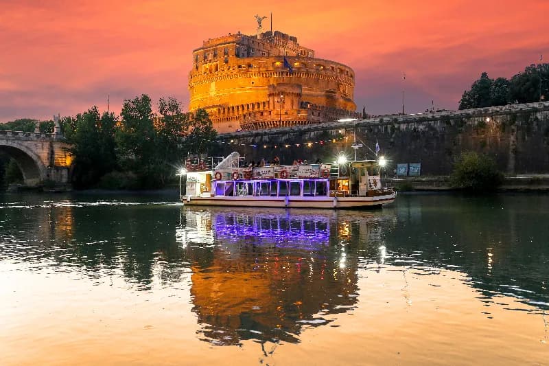 Battello sul Tevere