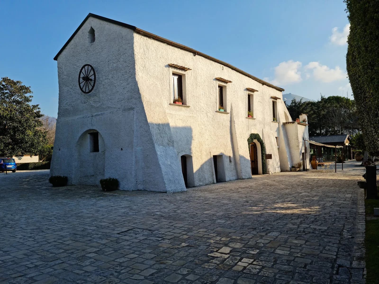 Casale Leo