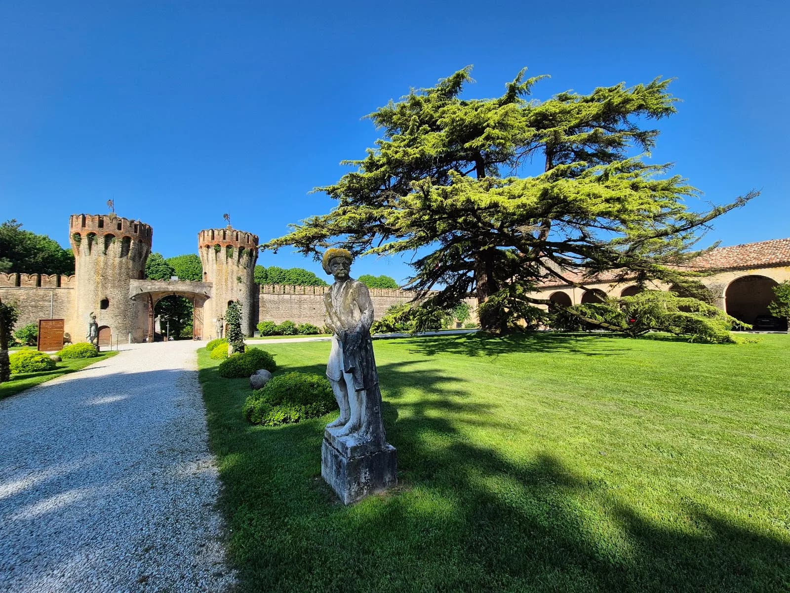 Castello Con Vista