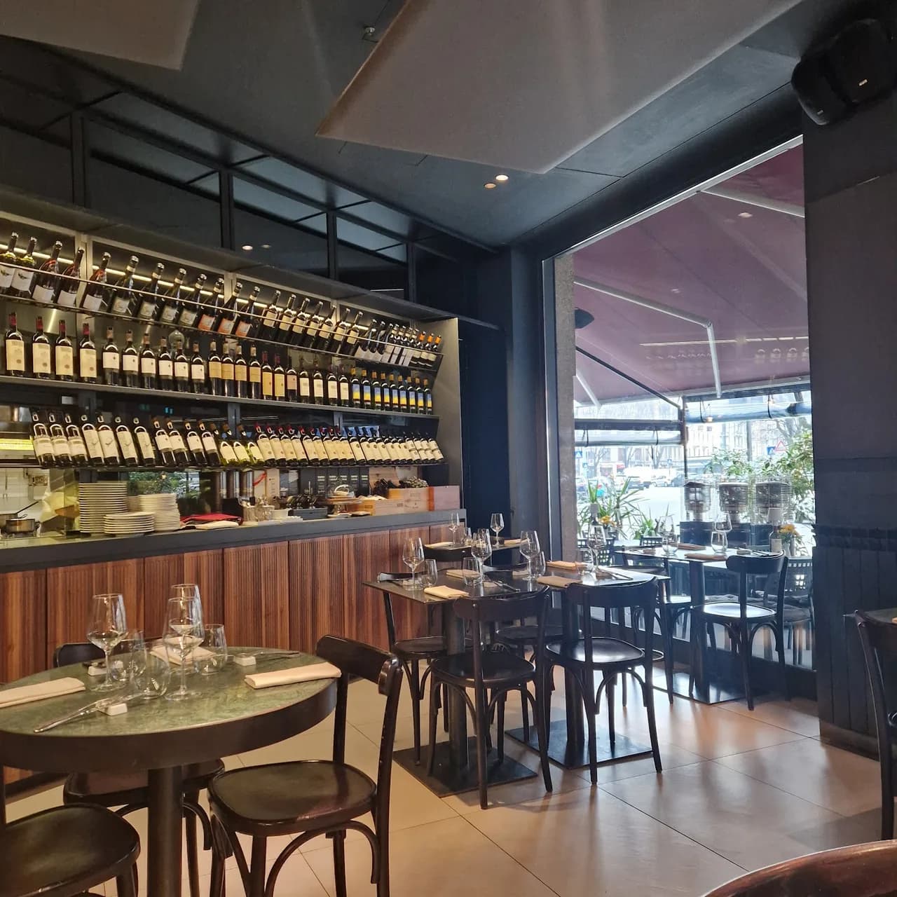La Cantina