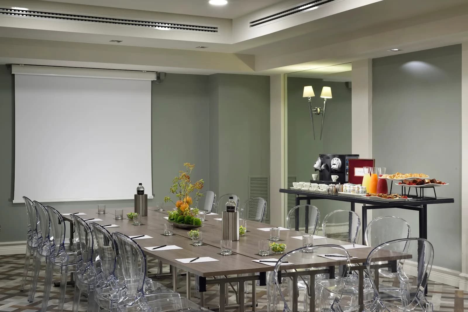 Leons Place Hotel