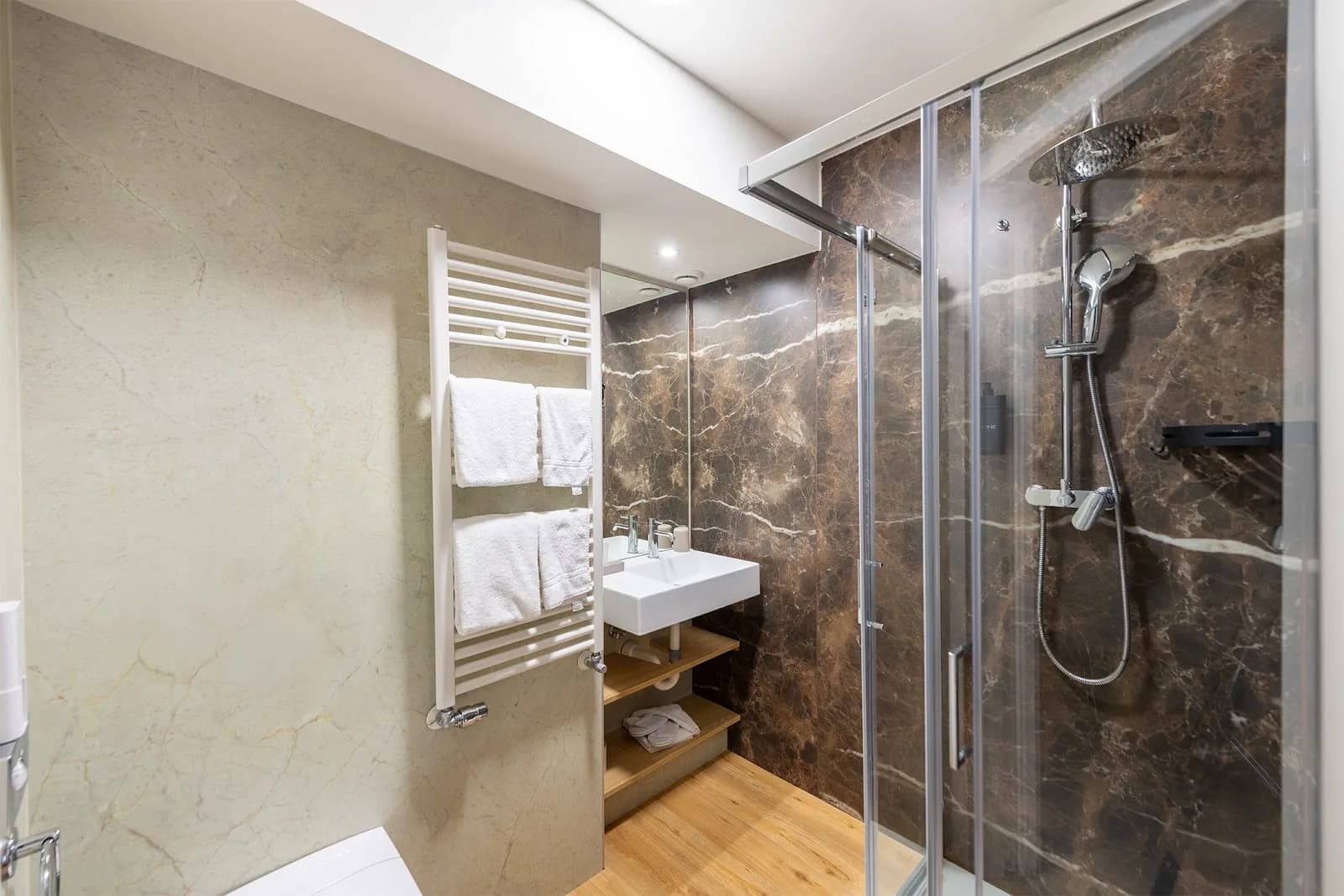 Neo Hotel