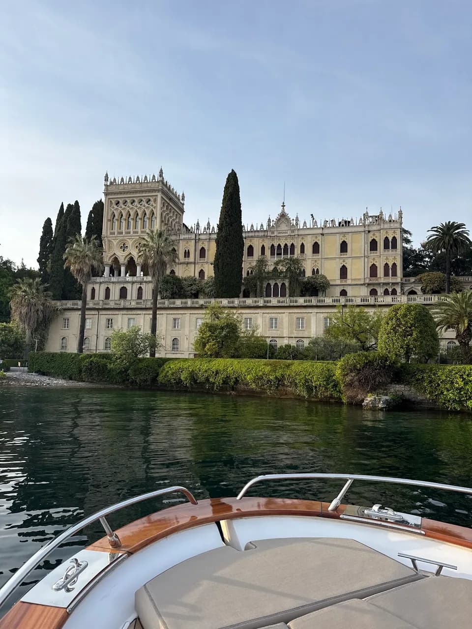 Prua Boat Rental