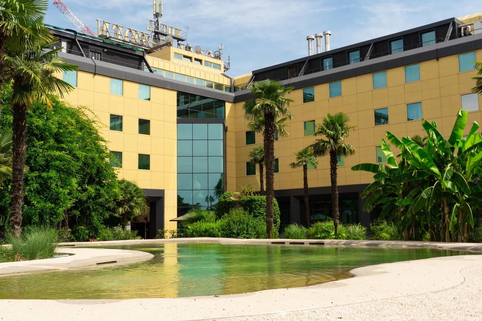 Royal Garden Hotel
