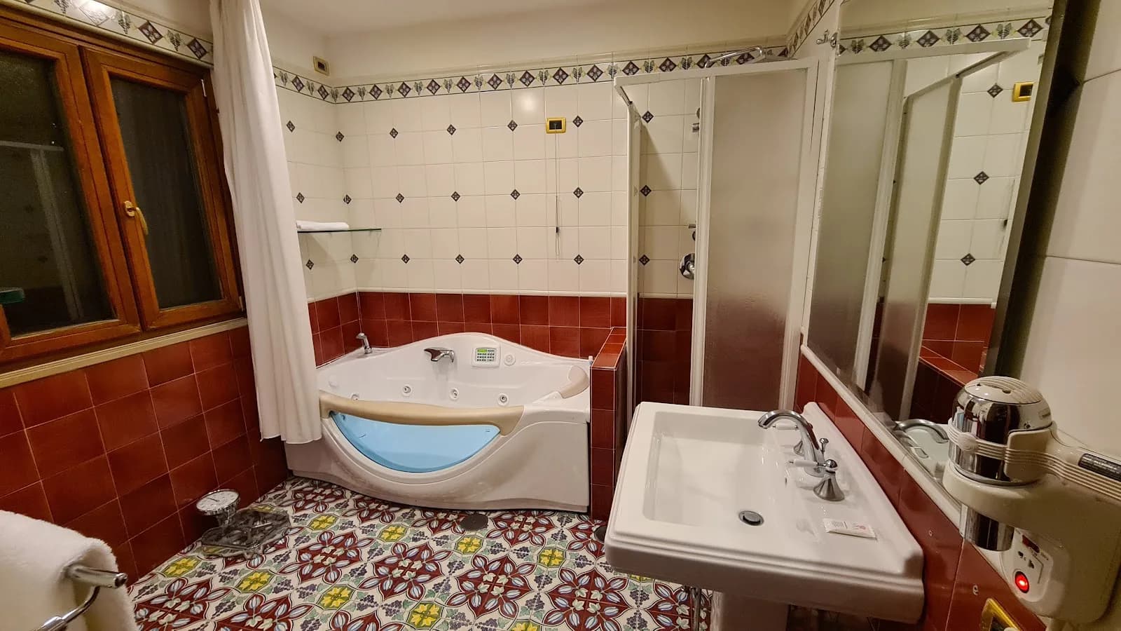 Lloyd's Baia Hotel