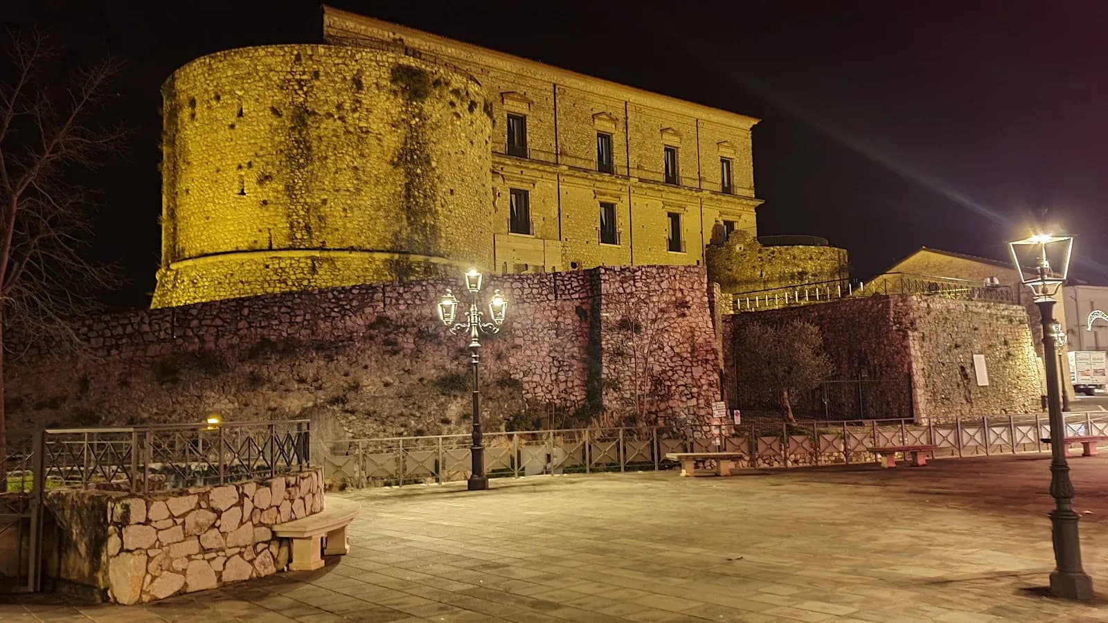 Castello Macchiaroli
