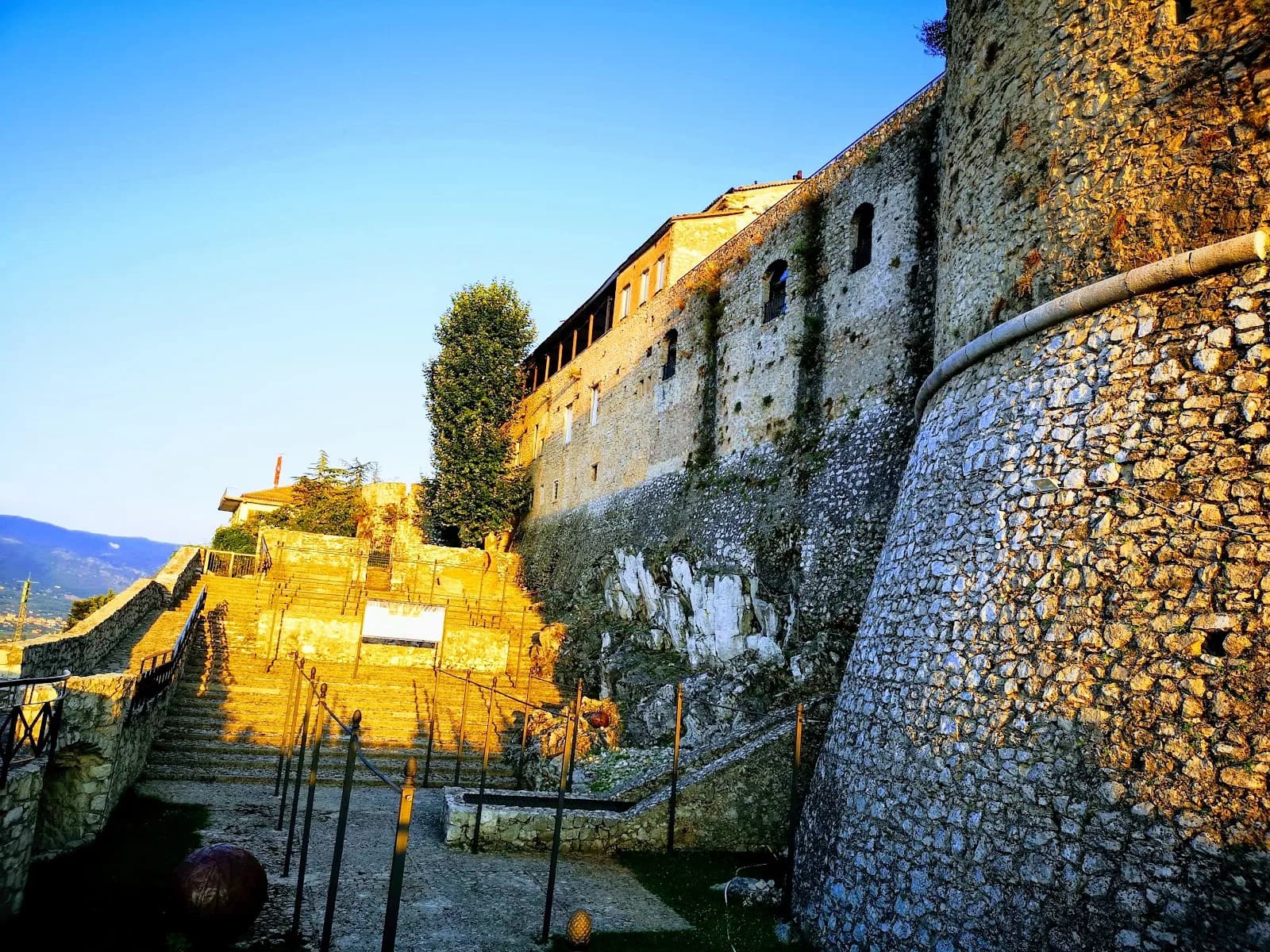 Castello Macchiaroli