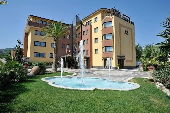 Hotel lemi