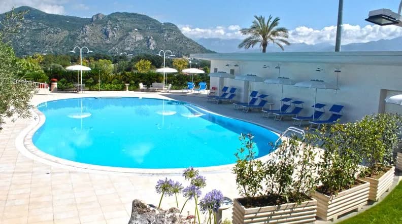Edra Palace Hotel