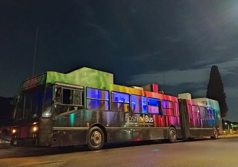 Fashion Bus