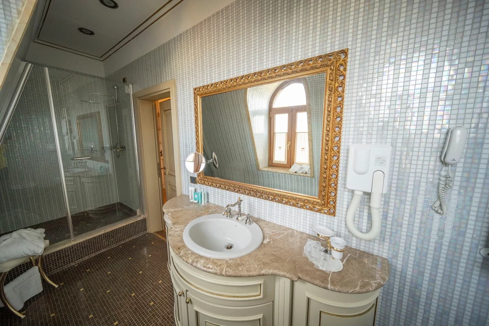Andreola Central Hotel