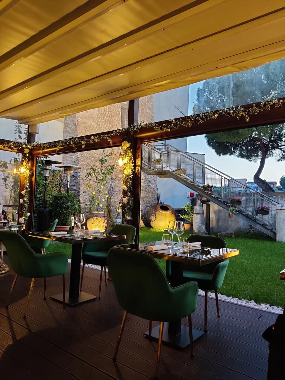Forme Fish Restaurant