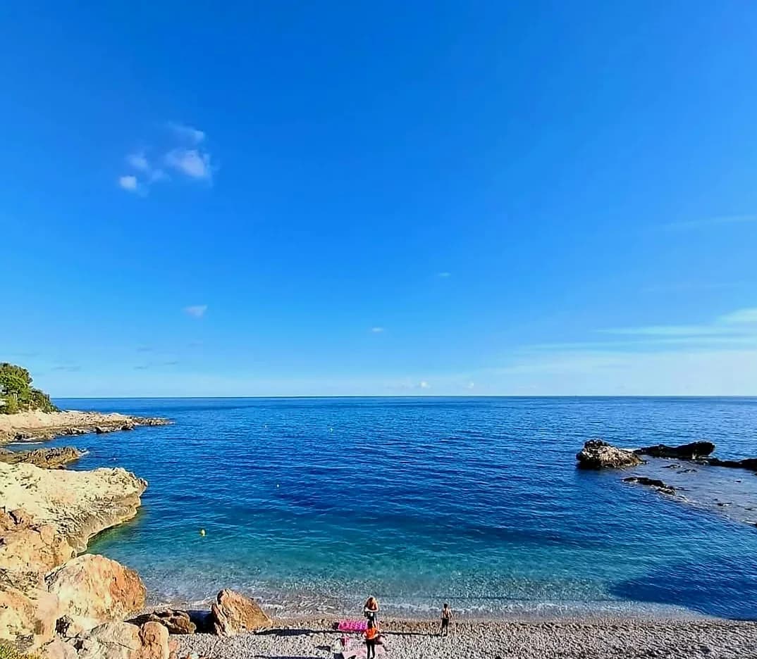 La Spiaggetta Dei Balzi Rossi