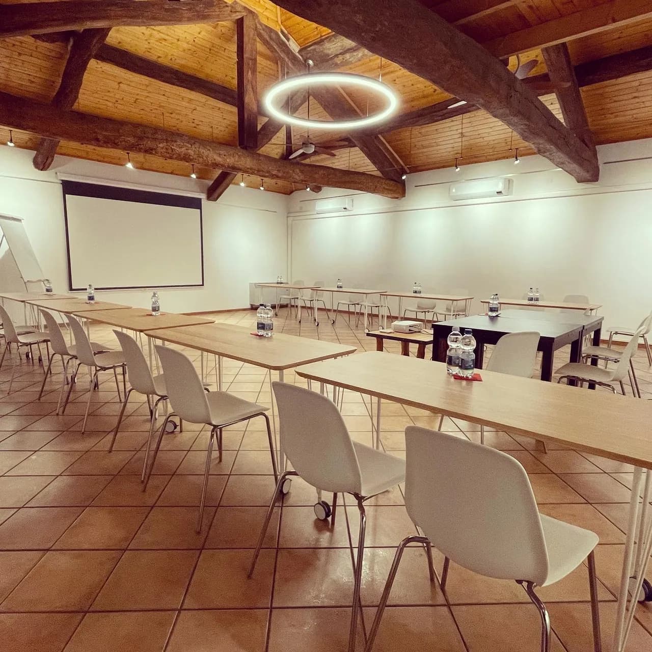 Tenuta Santo Stefano Attico Meeting Space