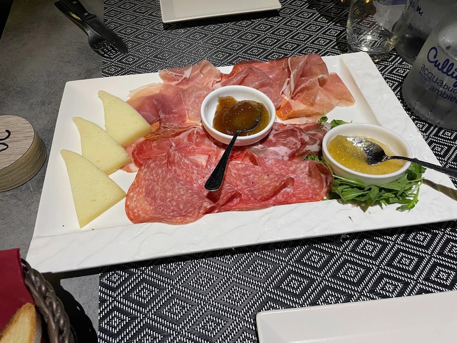 Ubilee Restaurant Lounge Bar