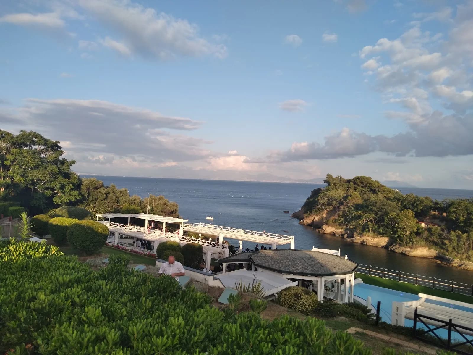Villa Mirabilis